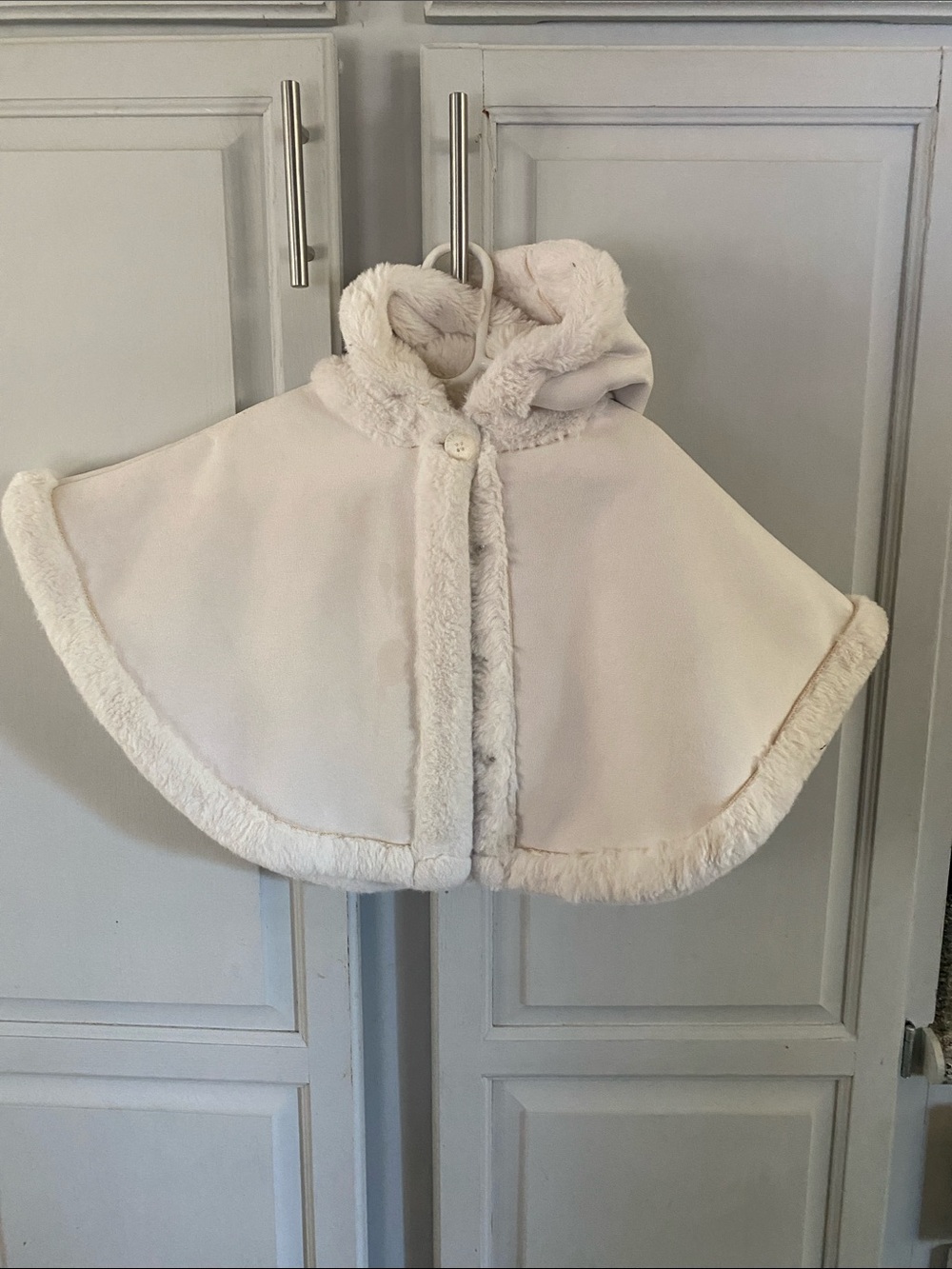 Faux fur Janie and Jack white hooded poncho / cape